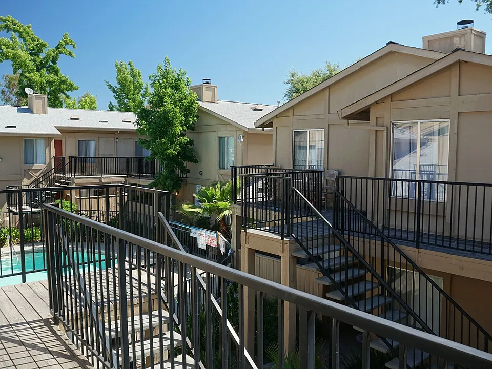 Garfield Court Apartments
