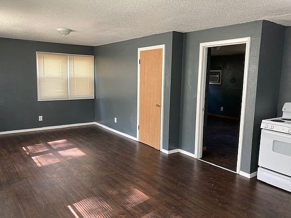 2nd image of 137 Loraine Dr APT 302