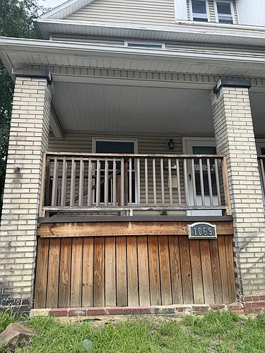 1069 Ackley St Photo 1
