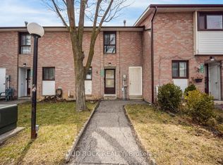 332 Fleetwood Cres #332, Brampton, ON L6T2E7