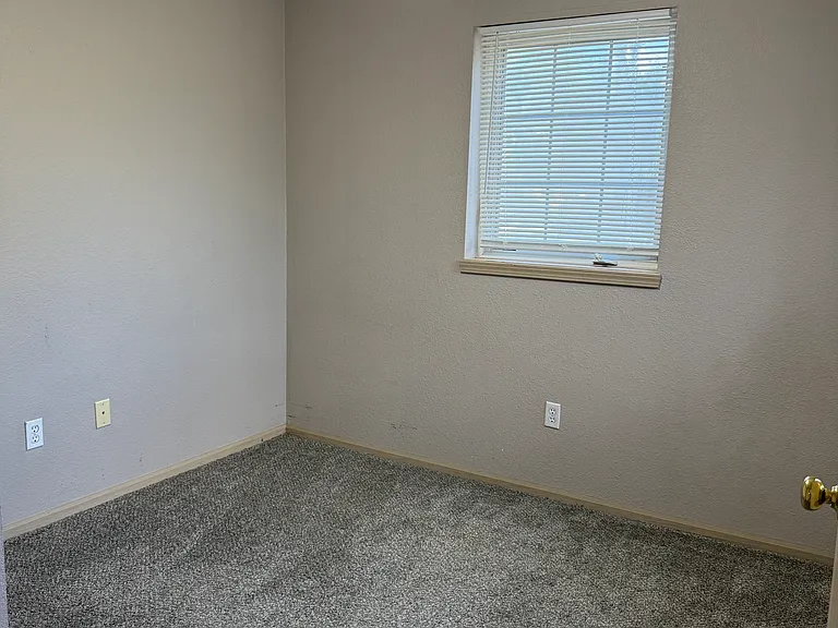 529 SW Market St — Photo 14