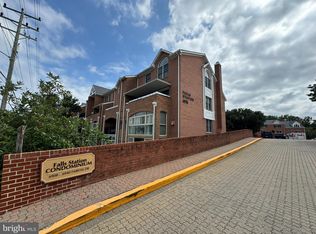 6924 Fairfax Dr UNIT 330, Arlington, VA 22213