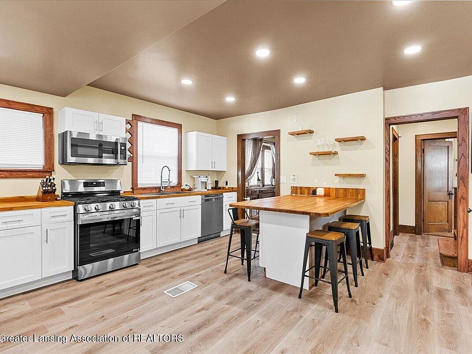 1st image of 1812 S Genesee Dr