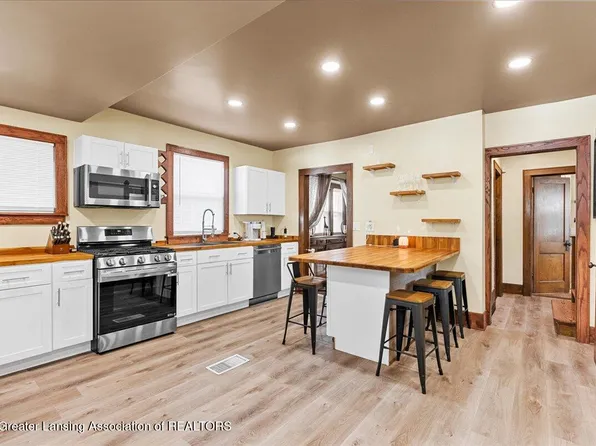 1812 S Genesee Dr, Lansing, MI 48915