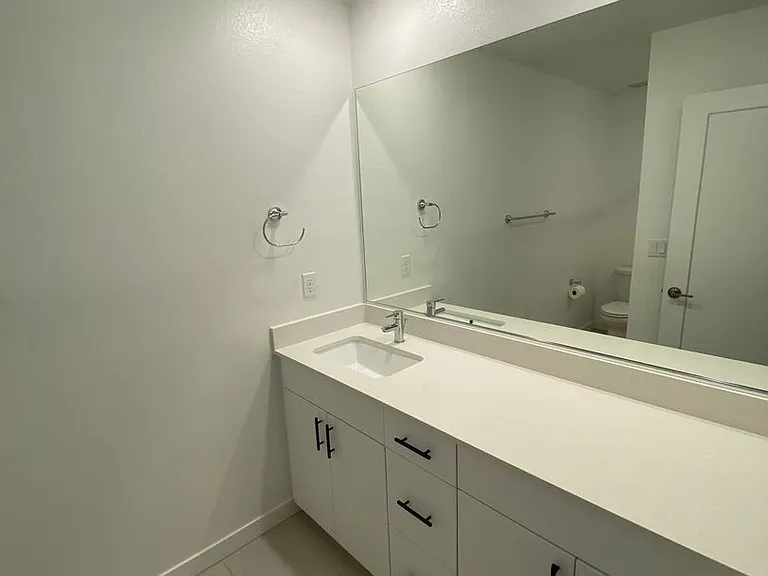 3211 Centano Ave — Photo 35