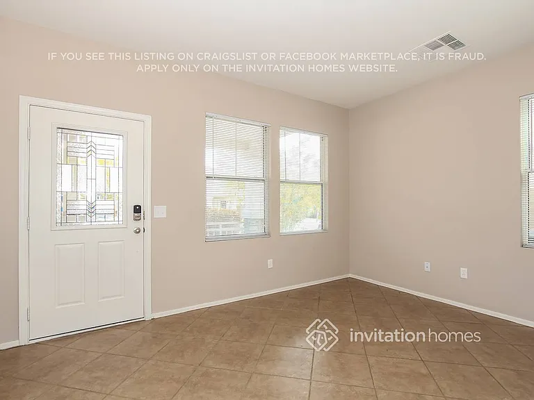 12170 W Yavapai Ln — Photo 2