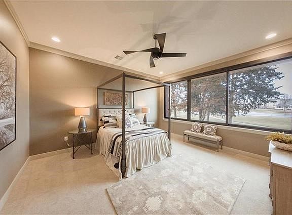 5th image of 9445 Rosewood Dr #2B