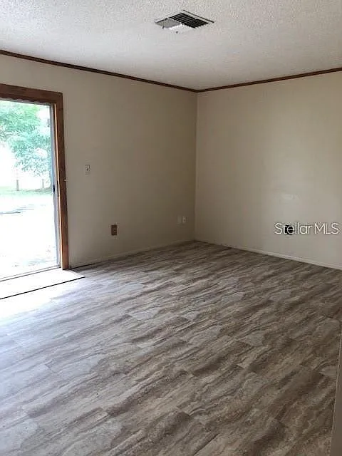 2 bed, 1.5 bath, 1122 sqft, $1,295 — Photo 2