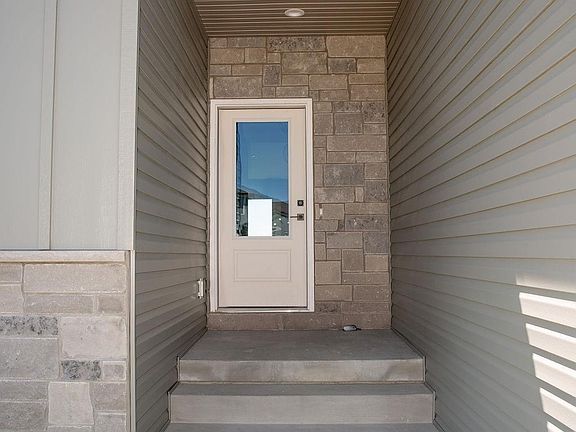 3rd image of 835 N 106th St