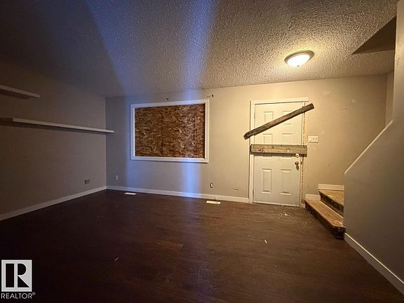 3rd image of 1925 73rd St NW