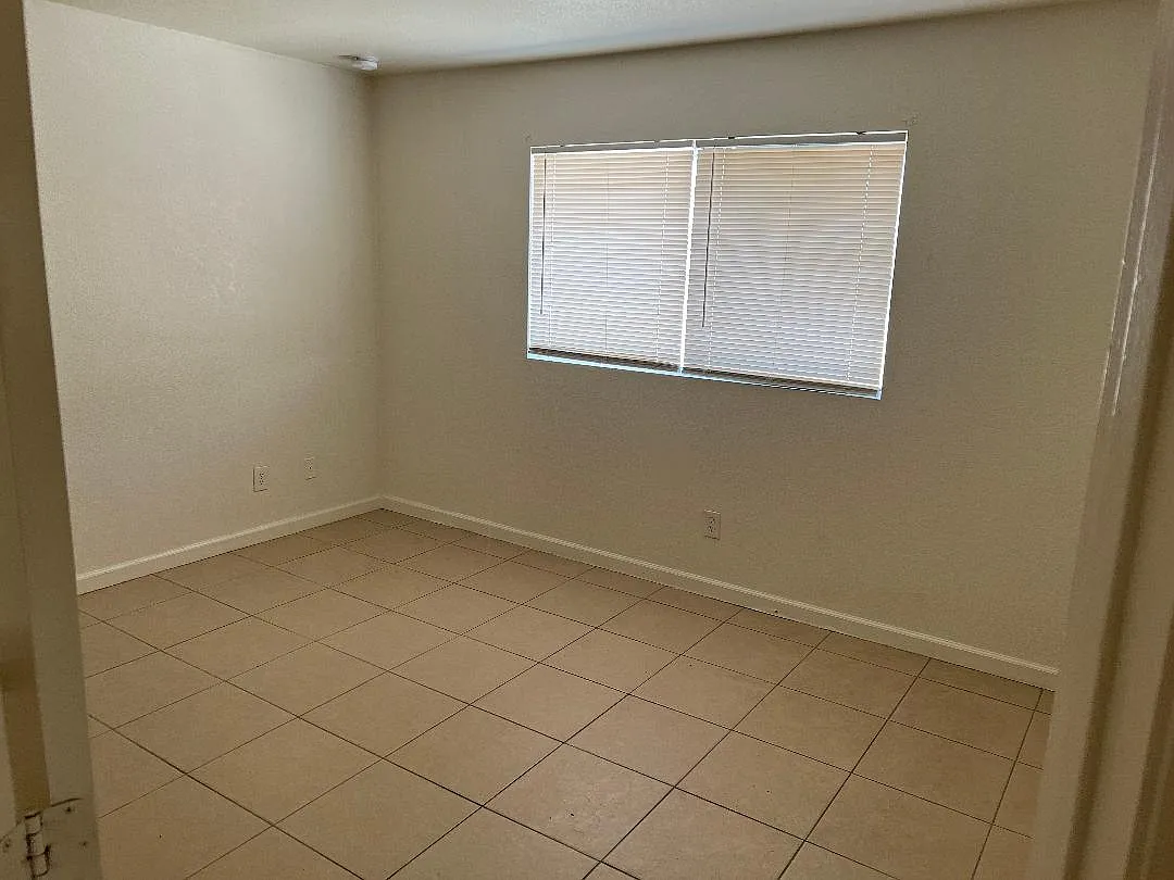 2301 Mountain Ave — Photo 4