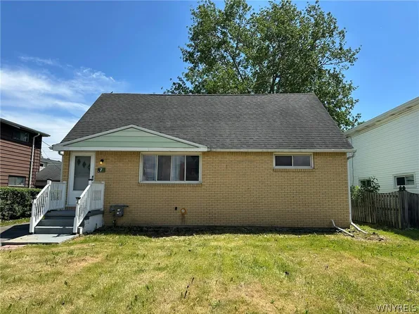 7 Joseph St, Cheektowaga, NY 14225