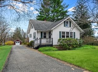 33 Holland Ave, Peapack, NJ