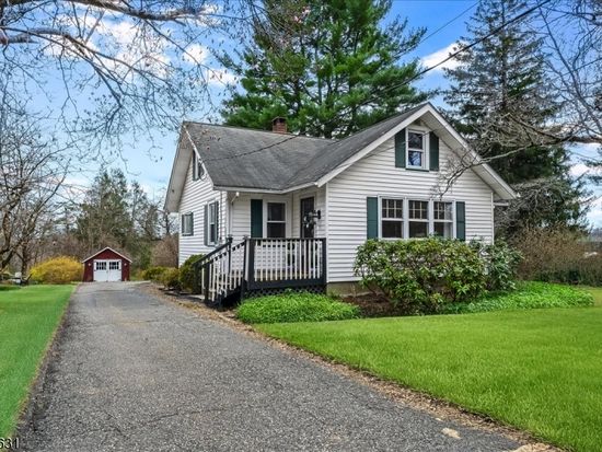33 Holland Ave, Peapack, NJ 07977