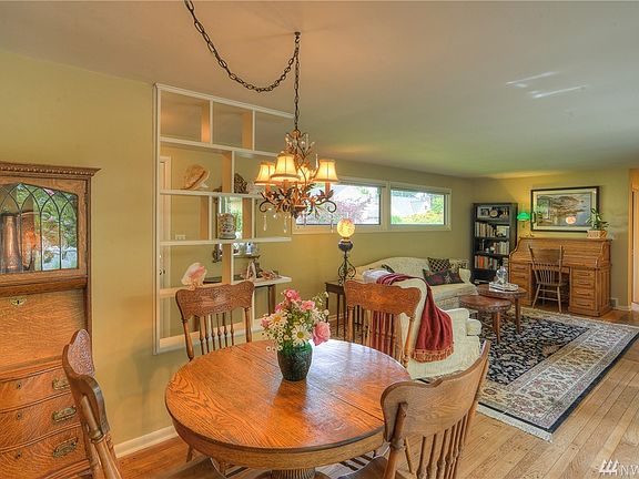 5th image of 2925 Quince St SE
