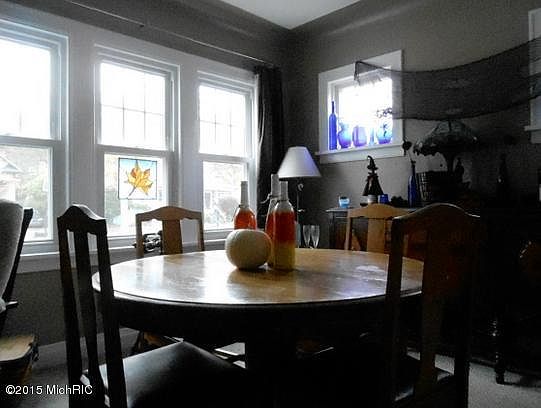5th image of 2086 Bourdon St