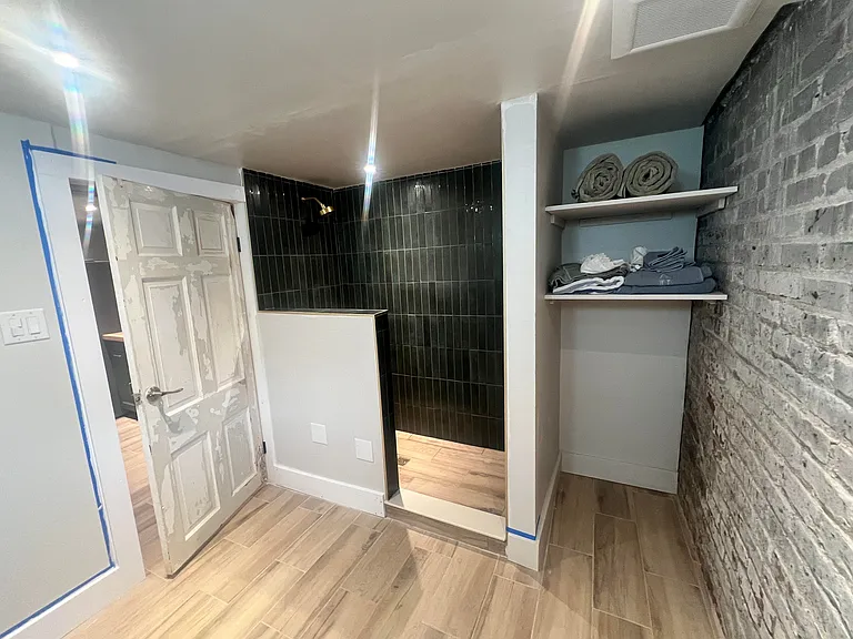 2905 Parkwood Ave #BASEMENT — Photo 4