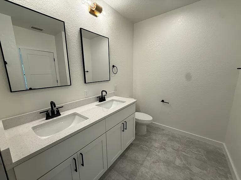 2646 Sadnet Ln — Photo 14