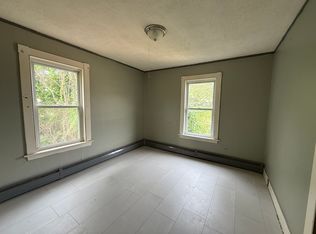 425 Cumberland St #3R, Rumford, ME 04276