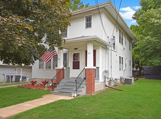 717 W Taylor St, Bloomington, IL 61701