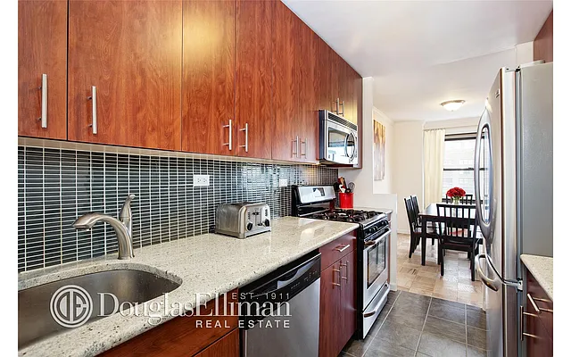 Sold by Douglas Elliman | media 15