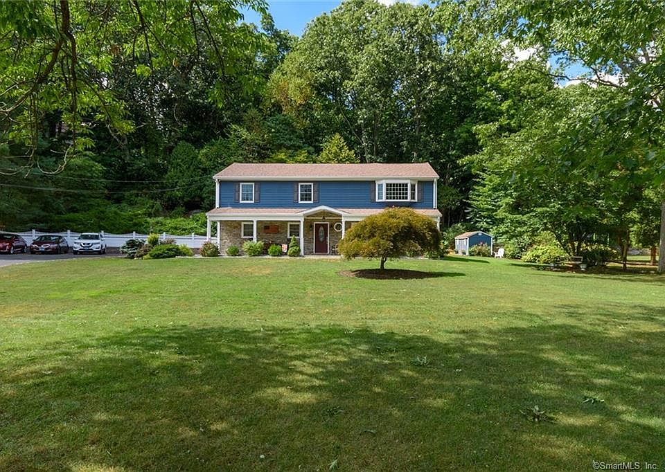 1st image of 28 Riverview Dr