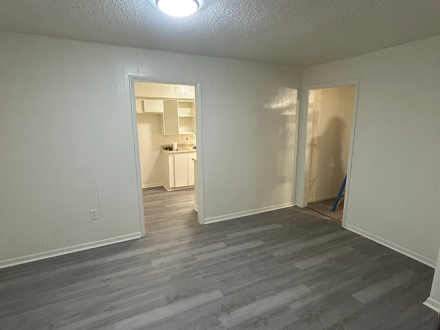 2 bed, 900 sqft, $900 — Photo 4