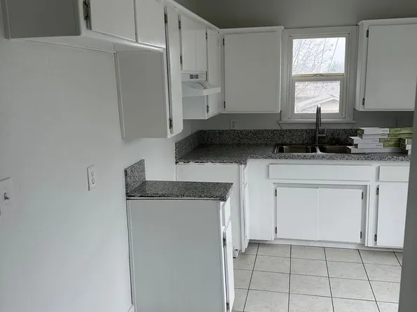 21st Complex, 1601 21st Ave APT 4, Kingsburg, CA 93631