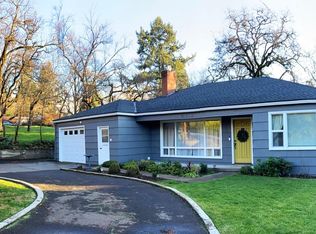 2418 Hillcrest Rd, Medford, OR 97504