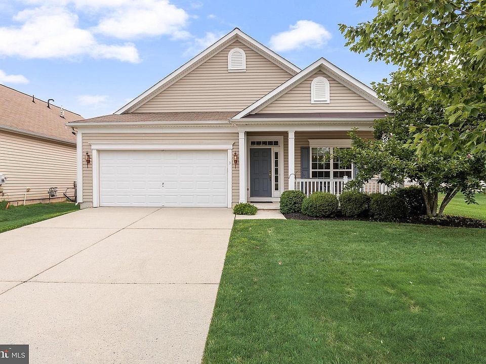 1st image of 3 Alexander Dr