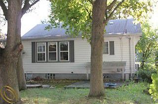 2nd image of 879 Forest Ave