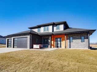 3003 Wellington Pl, Cottage Grove, WI 53527