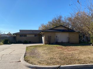 821 Eagle Dr, Moore, OK 73160