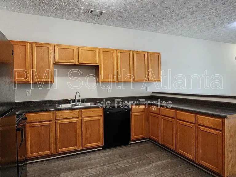 1749 Carrington Dr — Photo 9