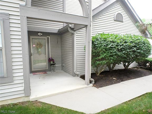 3rd image of 4062 Saint Andrews Ct Unit 1