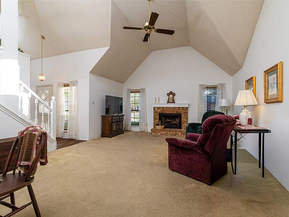 4th image of 3227 Summerfield Dr