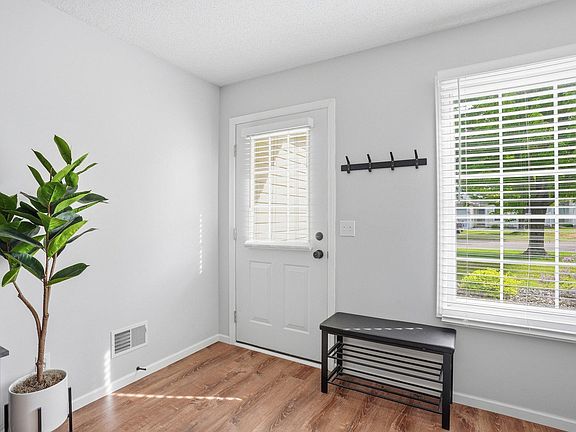 4th image of 13229 Bush Ln