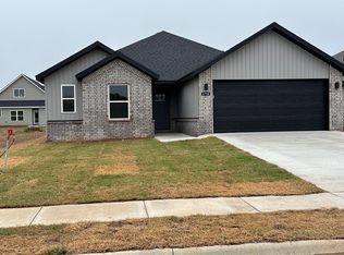 1728 Gerald Shay Rd, Gentry, AR 72734