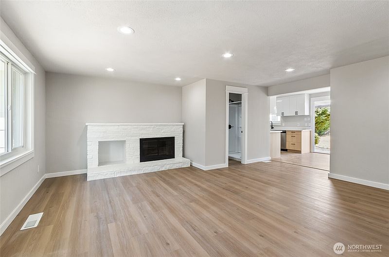 4th image of 2125 N Highland Street