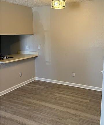 2nd image of 4841 Zenith St #4