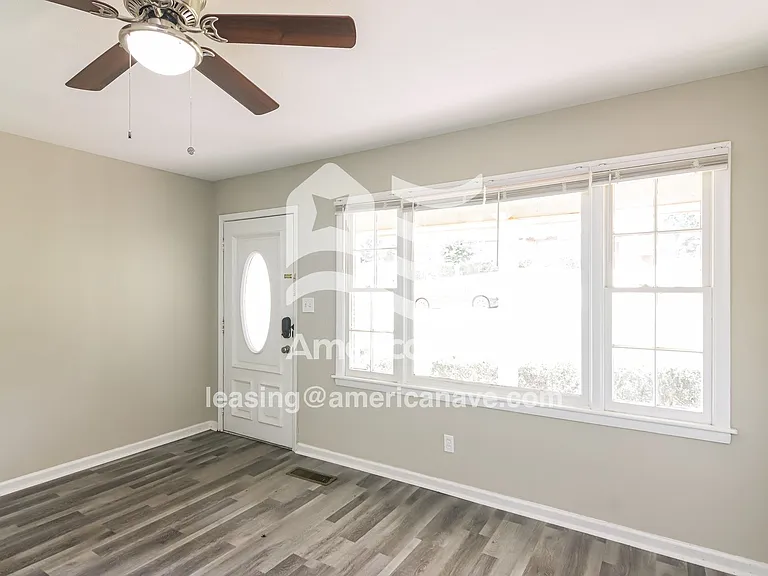 893367_004_living_room_4.jpg