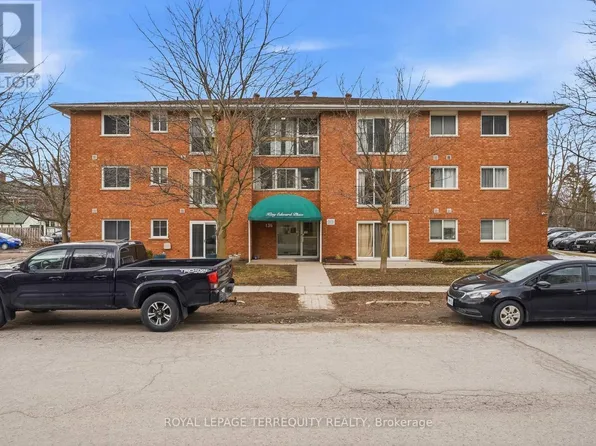 136 Ware St N #307, Peterborough, ON K9J 2B8