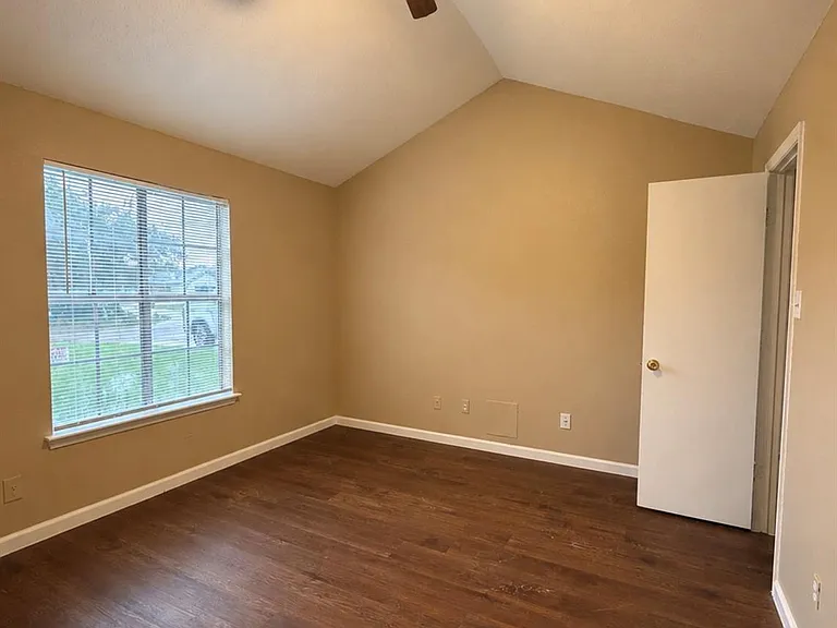 7310 Arista Dr — Photo 3