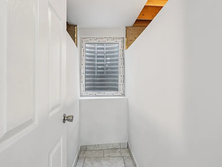 2225 N Waterloo St — Photo 3