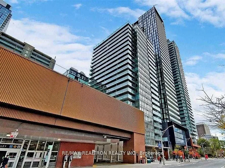 50 Wellesley St E #1111 — Photo 4
