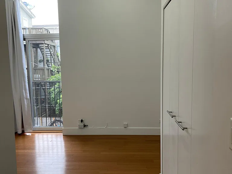 2541 W Chicago Ave #2R — Photo 9