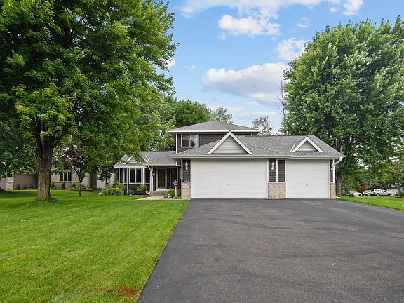 2nd image of 10855 Mississippi Dr N
