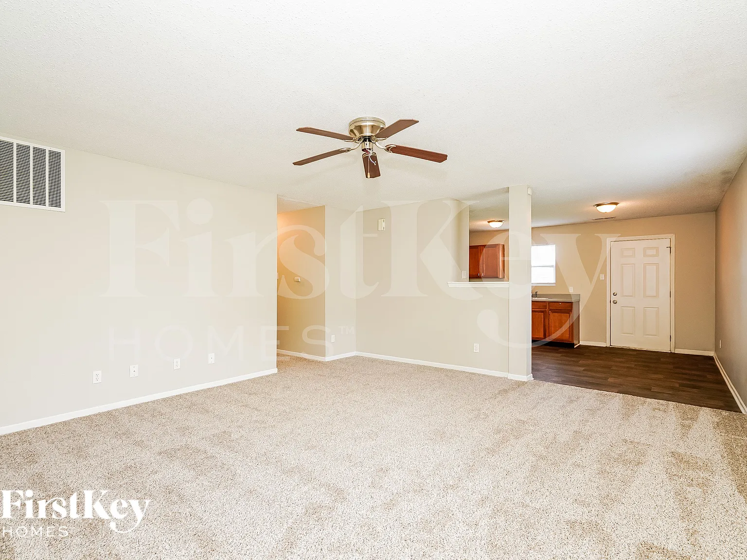 3 bed, 1.0 bath, 1220 sqft, $1,850 — Photo 2