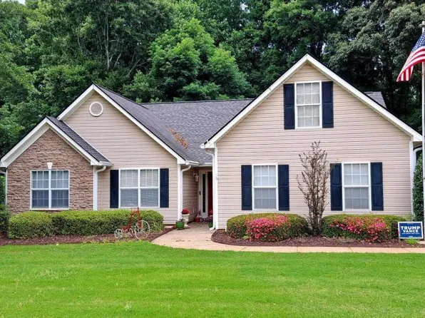 157 Cabots Creek Dr, Jefferson, GA 30549
