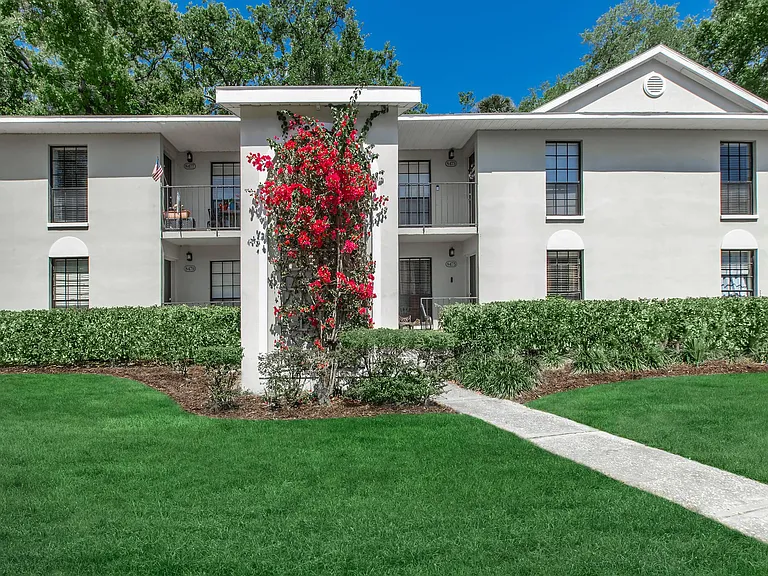 Grand Oaks — Photo 13